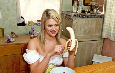 Heather Starlet in Goldicocks from 