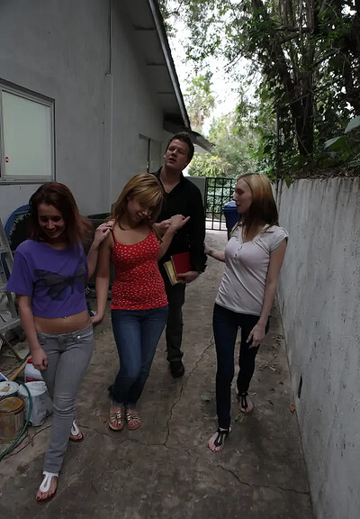 Rosalie Ruiz and Tweety Valentine in College Campus Quicky from 