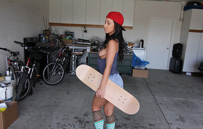 Jada Stevens in Skater Chicks Love Big Black Dicks from 