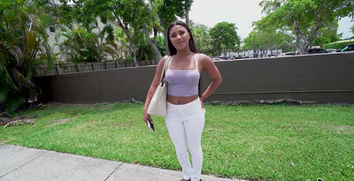 Sommer Isabella in Dating Advice on The Bus from 