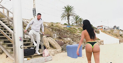 Canela Skin and Jorge Garcia in Juicy Ass Canela Does Anal In The Park from 