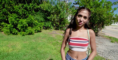 Selena Sosa in Second Round on The Bus from 