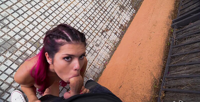 Macarena Lewis in Dale Alegria Macarena from