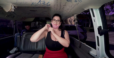 Laila Lust in Gold-Digger Hops in The Bus from 