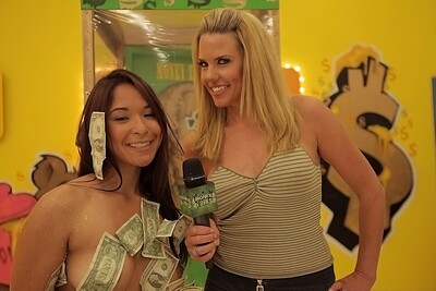 Aurora Monroe and Elisa in Give it to me from 