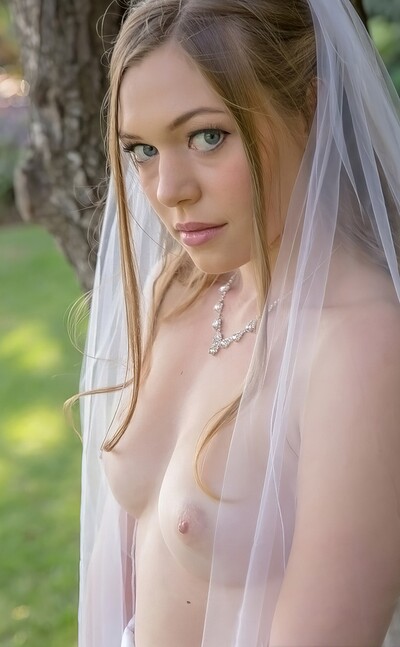 Aurielee Summers and Bree Daniels in Ass galore from