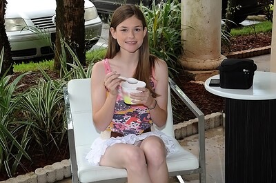 Lara Brookes in Pink coochie from 