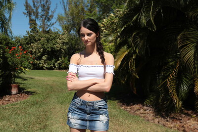 Paisley Pepper in Chain Sucker from 