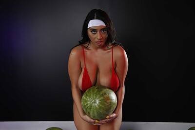 Violet Myers in Wetter Melons from