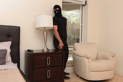 Rhonda Rhound in Robber Banged My Girlfriend from