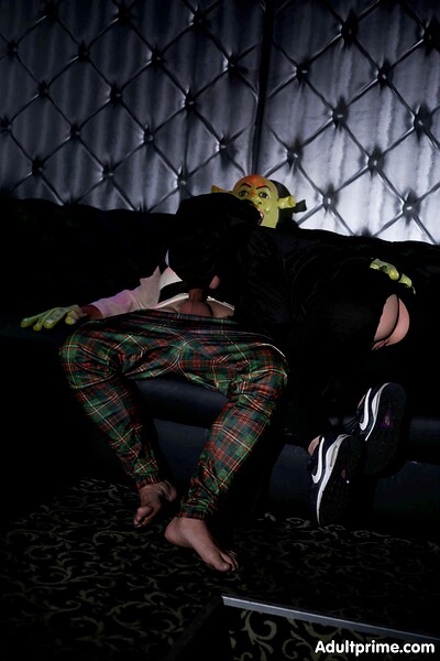 Wendy Moon in Masquerade from 