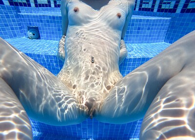 Kate Quinn and Jason Love in Footjob in the pool from 