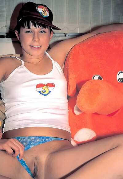 Vivienne F in Teentest 270 from 