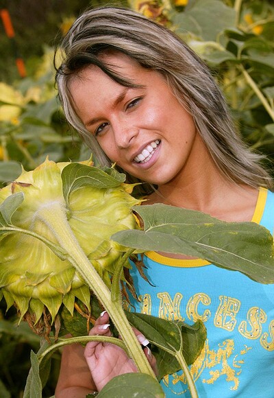 Sandy M in TFH 246 from 