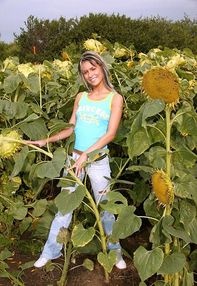 Sandy M in TFH 246 from 