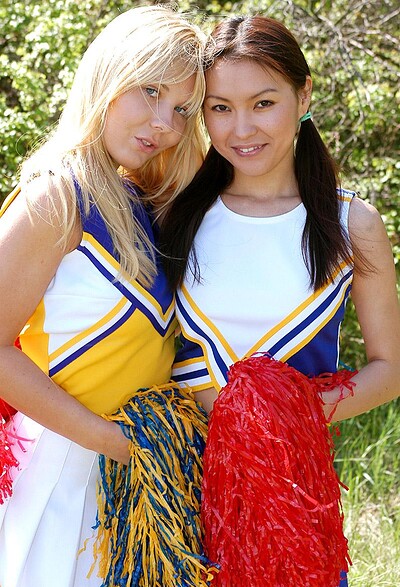 Li Mei A and Carol C in Yll 280 from 
