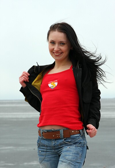 Jessica R and Judy F in Yll 392 from 