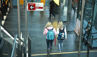 Lucy P and Mia E in Yll 535 from 