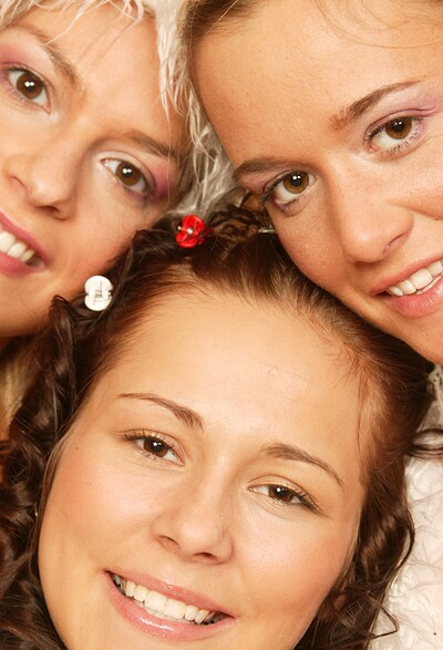 Natascha D and Josje B in Yll 638 from 