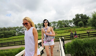 Vanda L and Naomi I in  from 