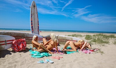 Jessie C and Vanda L in from