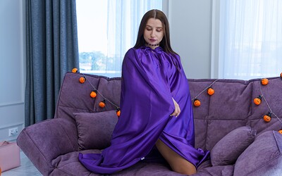 Jessy Brey in The witch's broom from 