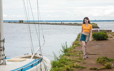 Hot Pearl and Toni Bill in We are sailing from 