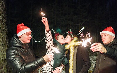 Pimpal Bill and Olivia Trunk in Year end blowout party from 