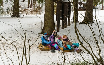 Eva Tender and Lisa Nixon in Snow bunnies 4 from 