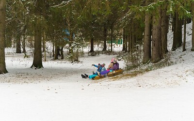 Eva Tender and Lisa Nixon in Snow bunnies 4 from 