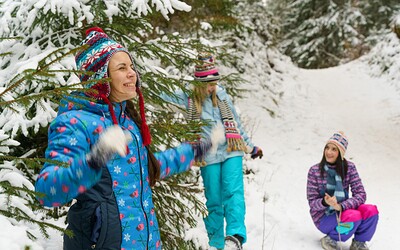 Eva Tender and Lisa Nixon in Snow bunnies 4 from 