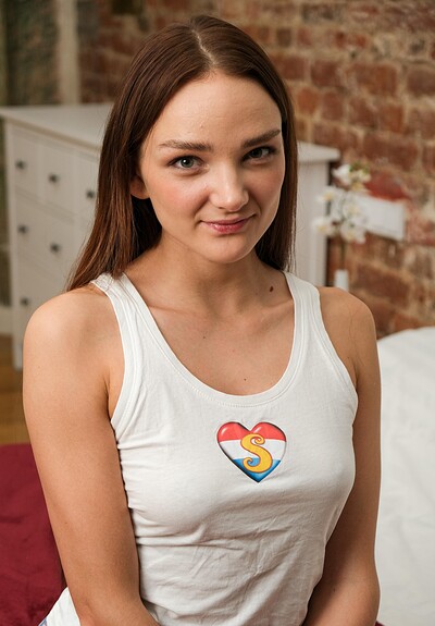 Olivia Trunk in set 18yo hottie messing up the sheets