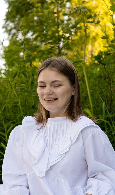 Lesya Milk in Picnic with a happy ending from 