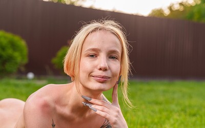 Tea Mint in Squirt gun and pussy fun from 