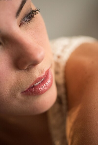 Veronica Radke in set
