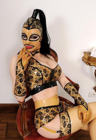 Latex Lucy in Latex lucy in transparent lace from 