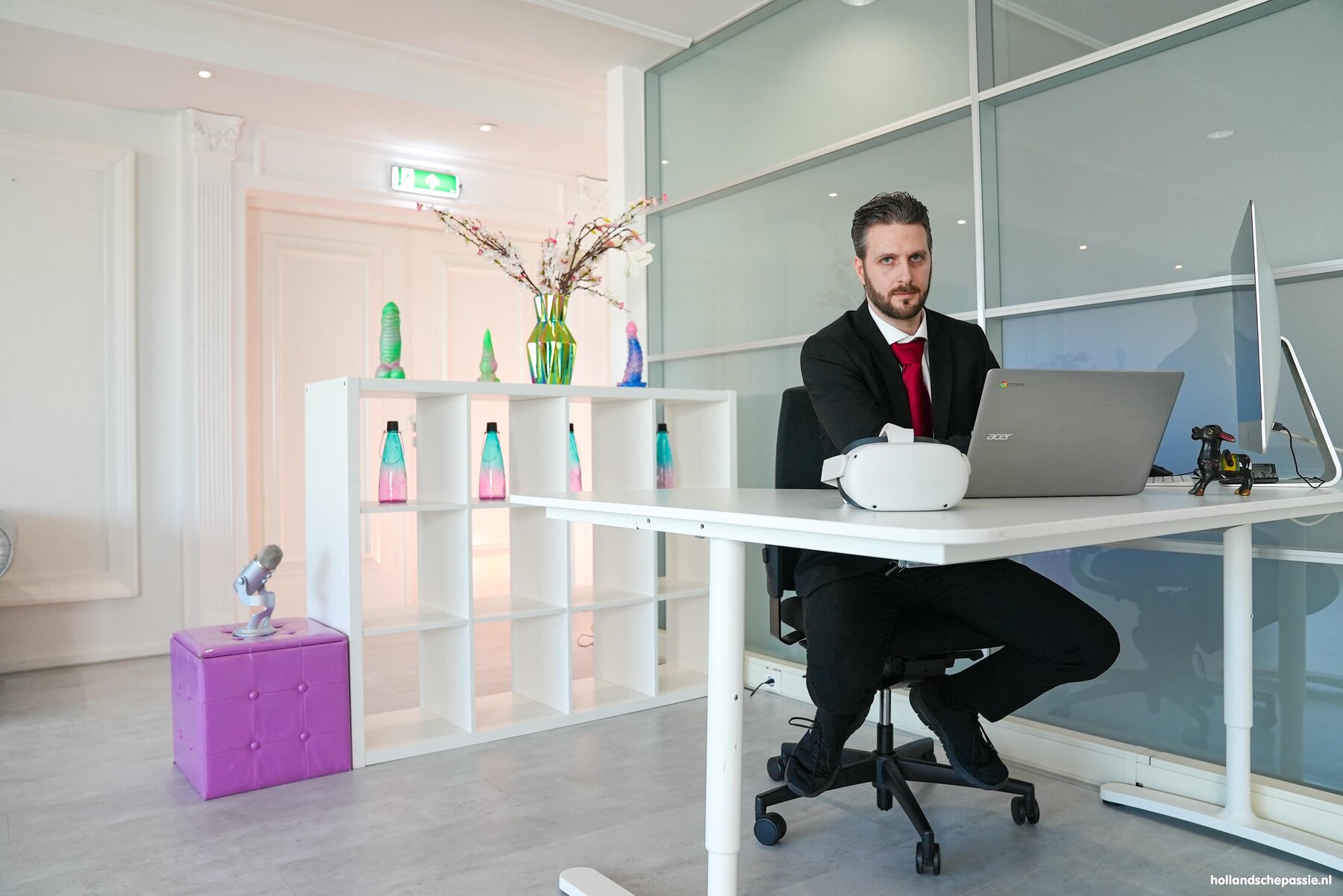 Silas Sweettooth and Spike Hard Nude in Silas is de lekkerste collega! -  Free Hollandschepassie Picture Gallery at Babehub