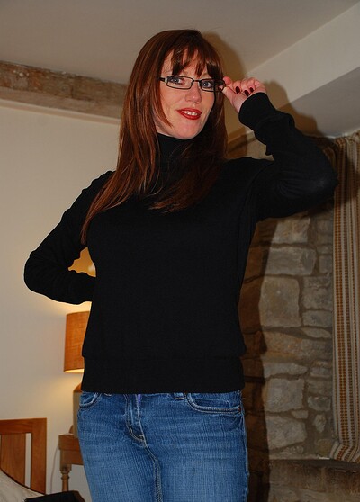 Holly Kiss in Approach with secret camcorder from 