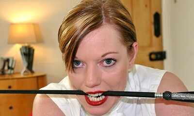 Holly Kiss in Doncha wanna kiss Holly's Arse? from 