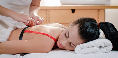 Jenny Doll and Antonia Sainz in The magic touch of my masseuse from 