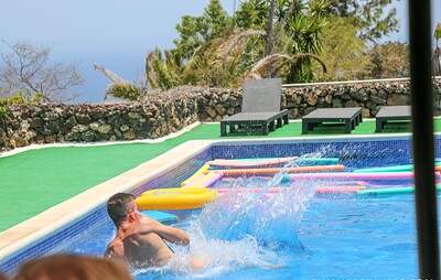 Wendy Moon and Katy Rose in Wild pool orgy from 