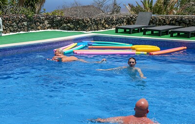 Wendy Moon and Katy Rose in Wild pool orgy from 