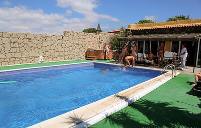 Tereza Chi and Katy Rose in Groupsex games in the pool from 