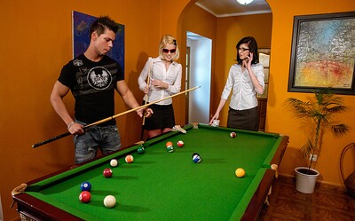 Sweet Cat and Barbra Sweet in Pooltable from 