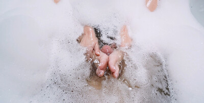Peter Green and Tiffany Fox in Stepmom And I Get Dirty In A Tub Made For Two - S8:E4 from