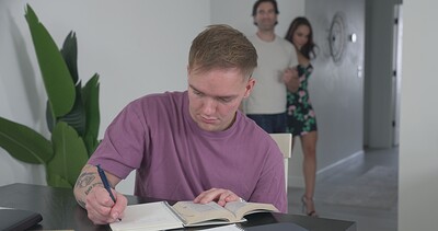 Crystal Rush and Joshua Lewis in Getting To Know You - S19:E6 from 