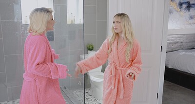 Jessie Saint and Joshua Lewis in Fighting Over A Blowjob - S23:E4 from