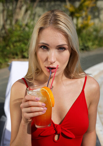 Angelika Grays and Oliver Trunk in Red Hot Summer - S33:E3 from 