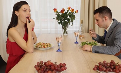 Anie Darling and Sam Bourne in Have A Taste - S38:E15 from 