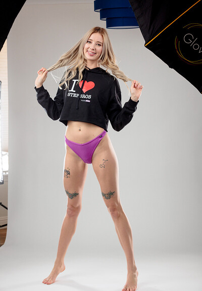 Haley Reed and Juan El Caballo Loco in I Can Do That For You Stepsis - S3:E5 from